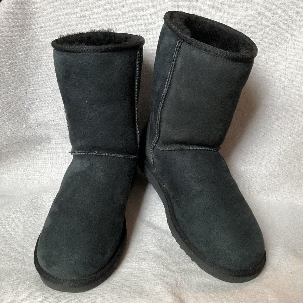 UGG Women’s Classic Genuine Shearling Lined Short Boot, Black, Sz 9